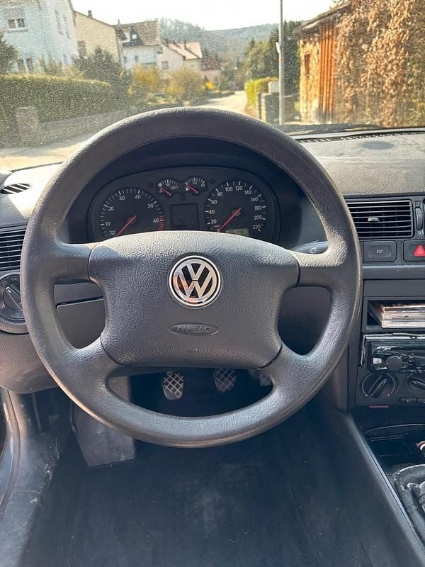 Gebraucht VW Golf IV 75 PS (55 kW) 2003 Kleinwagen