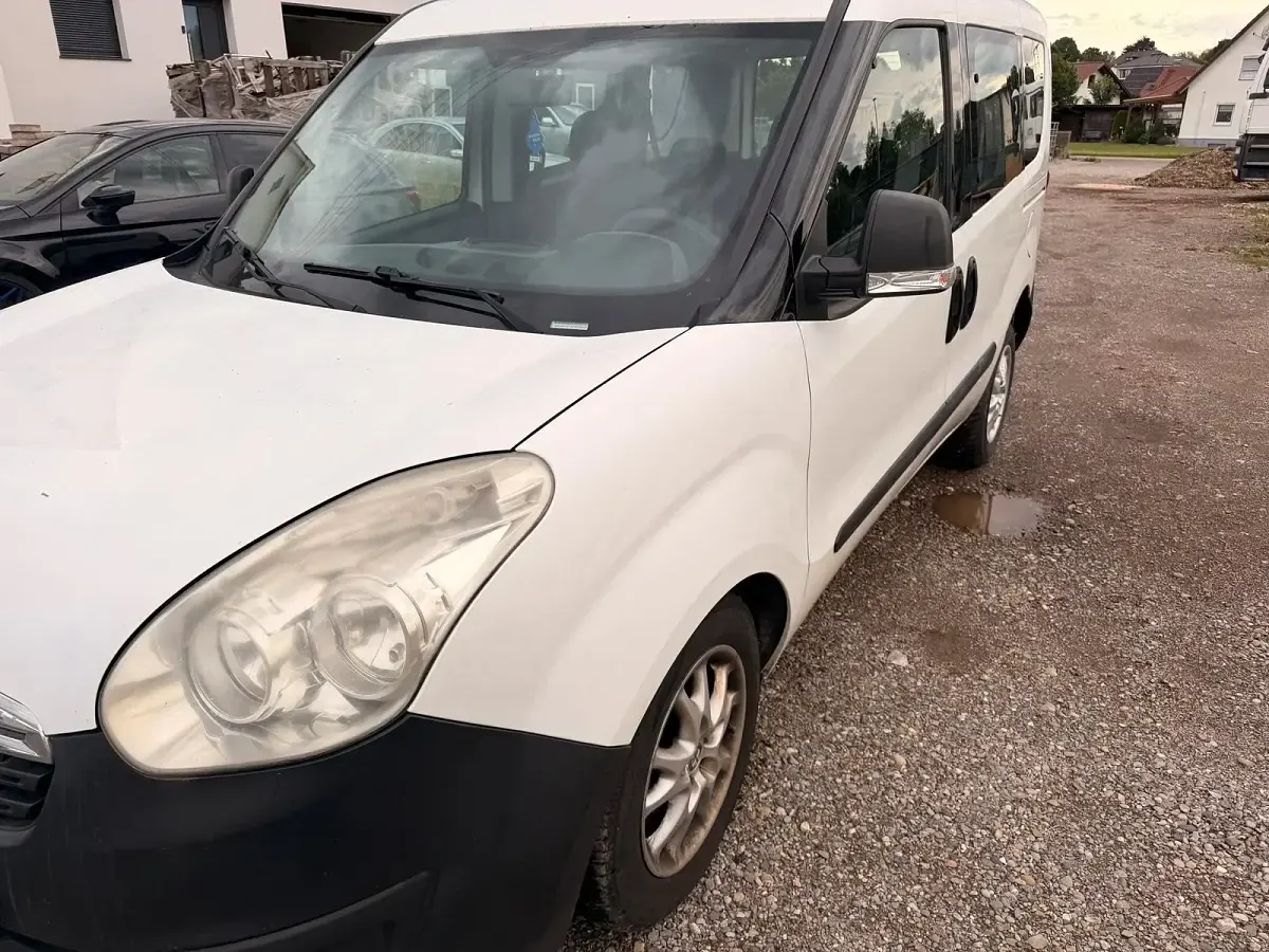 Gebraucht Opel Combo 100 PS (73 kW) 2014 Weiß Van / Kleinbus