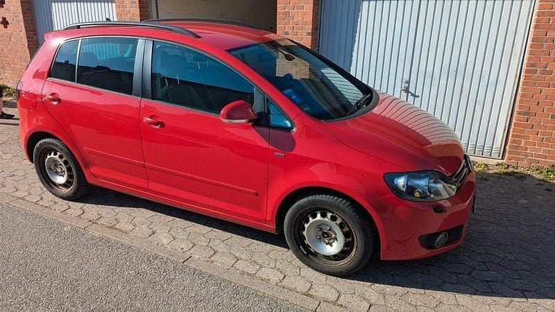 Gebraucht VW Golf Plus Cross Trendline 86 PS (63 kW) 2013 Rot Van / Kleinbus
