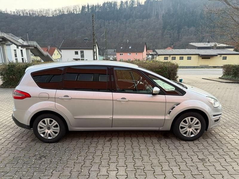 Gebraucht Ford S-MAX Trend 145 PS (106 kW) 2010 Silber Van / Kleinbus