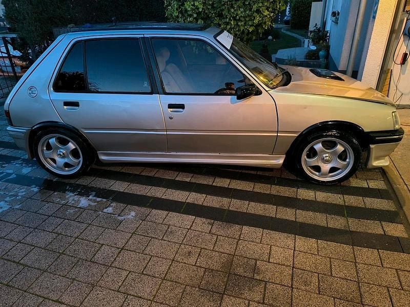 Gebraucht Peugeot 205 88 PS (64 kW) 1992 Silber Kleinwagen