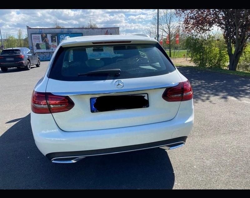 Gebraucht Mercedes C180 156 PS (114 kW) 2019 Weiß Kombi