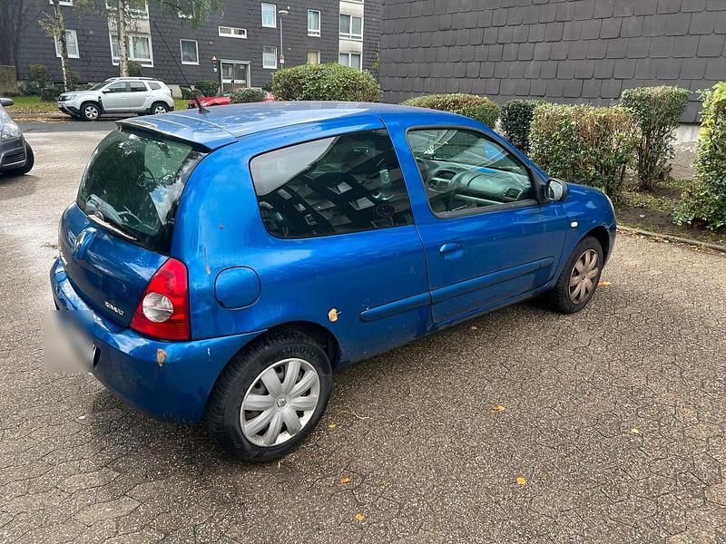 Blau Gebraucht 2006 Renault Clio II Kleinwagen | 750 € - Bild 1/4