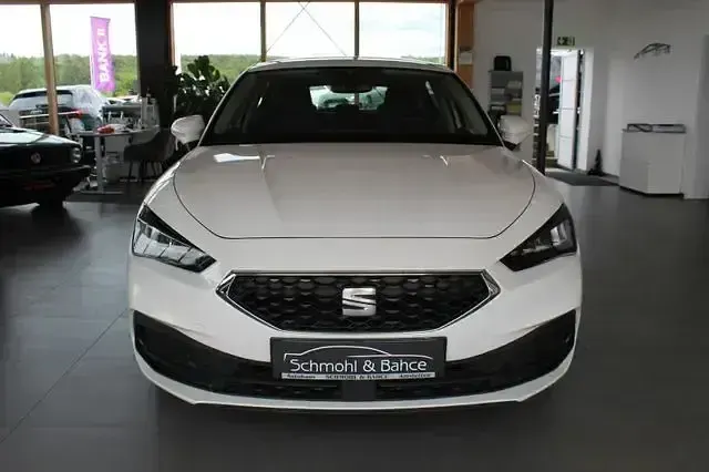 Gebraucht Seat Leon Reference 110 PS (80 kW) 2022 Weiß Limousine