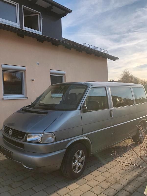Gebraucht VW T4 102 PS (75 kW) 1999 Grau Van