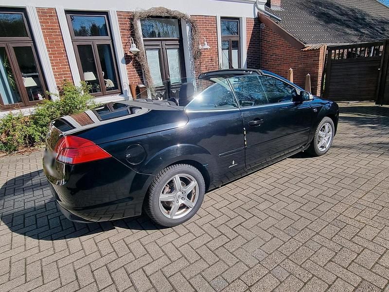 Gebraucht Ford Focus Cabriolet 100 PS (73 kW) 2009 Schwarz Cabrio