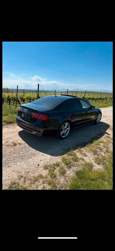 Second-hand Audi A6 313 CP (230 kW) 2012 Negru Berlinǎ