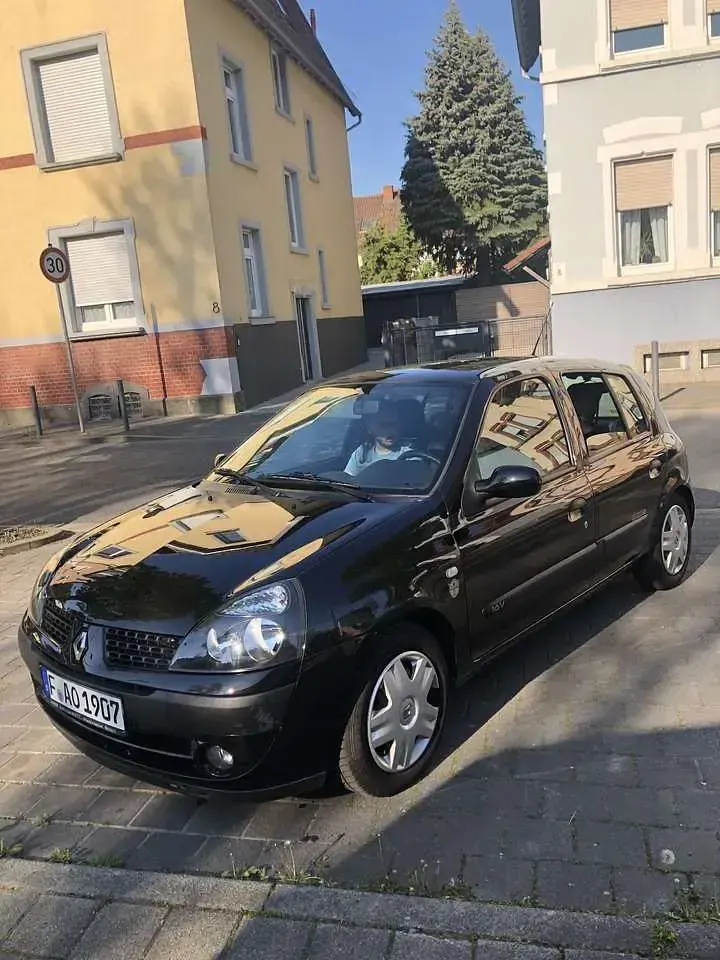 Gebraucht Renault Clio II 75 PS (55 kW) 2003 Limousine