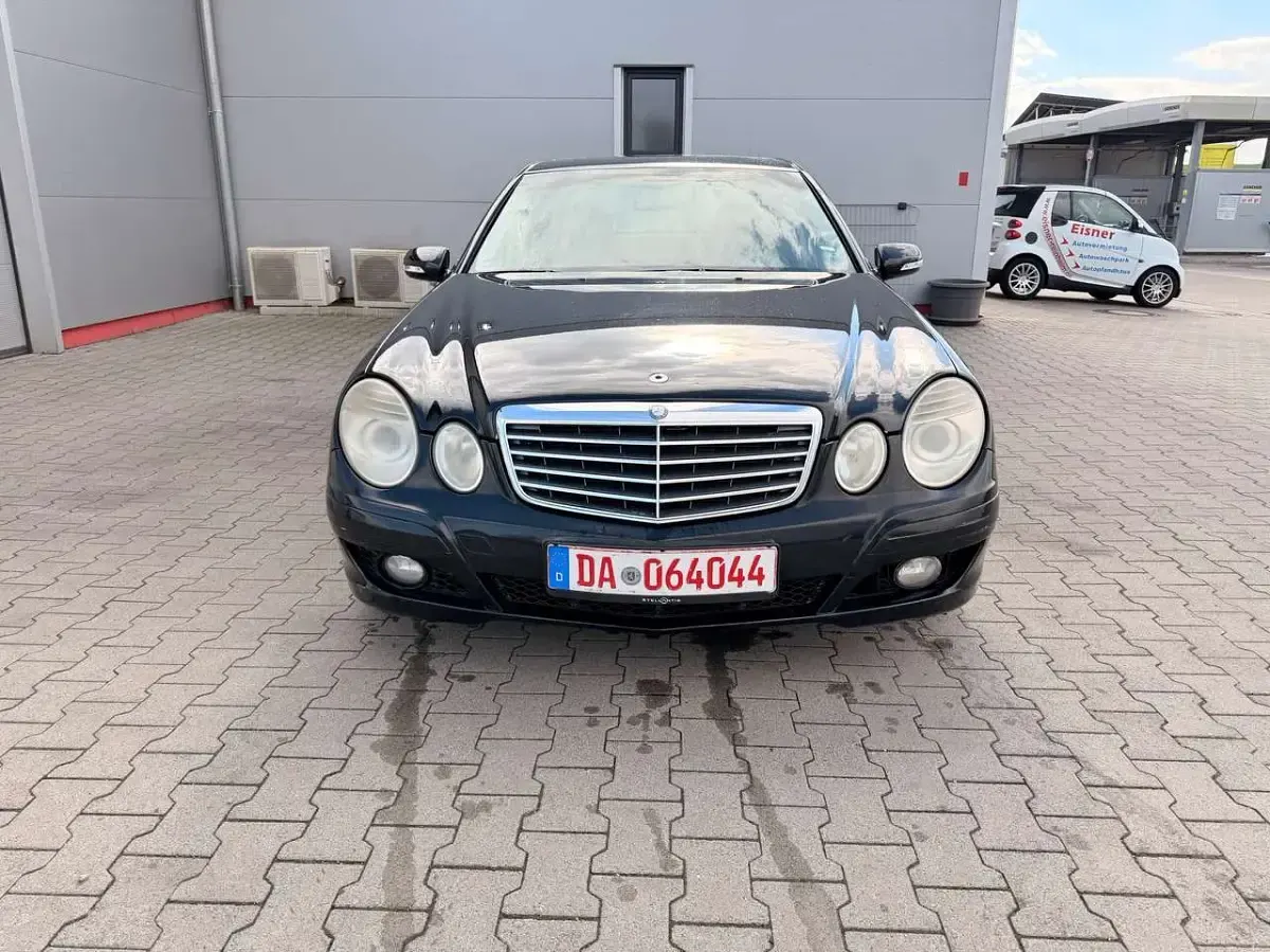 Gebraucht Mercedes E200 Classic 136 PS (100 kW) 2008 Schwarz Limousine