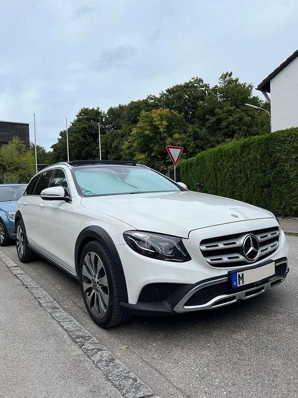Gebraucht 2018 Mercedes E400 Kombi | 33.500 € (Etwas zu teuer) - Bild 1/4