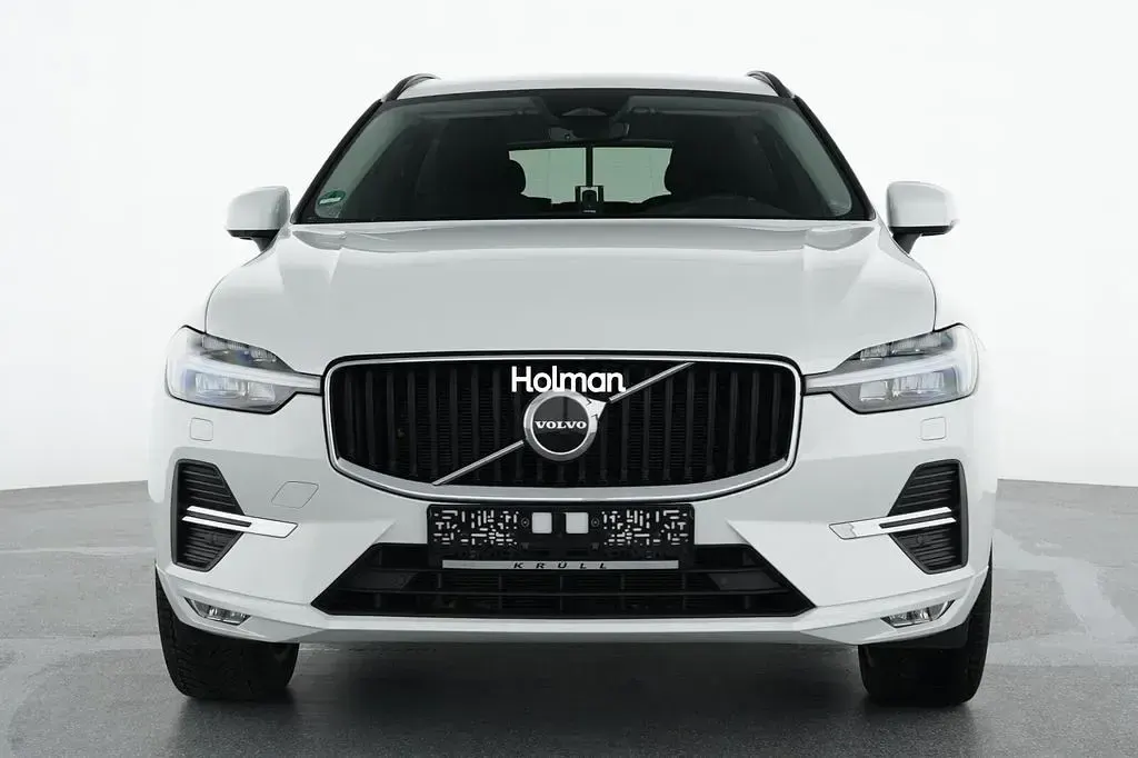 Używany Volvo XC60 Core 197 KM (144 kW) 2024 Biały SUV