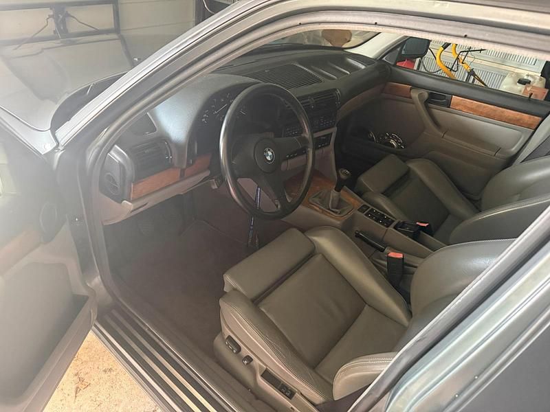 Gebraucht BMW 730 190 PS (139 kW) 1988 Grau Limousine