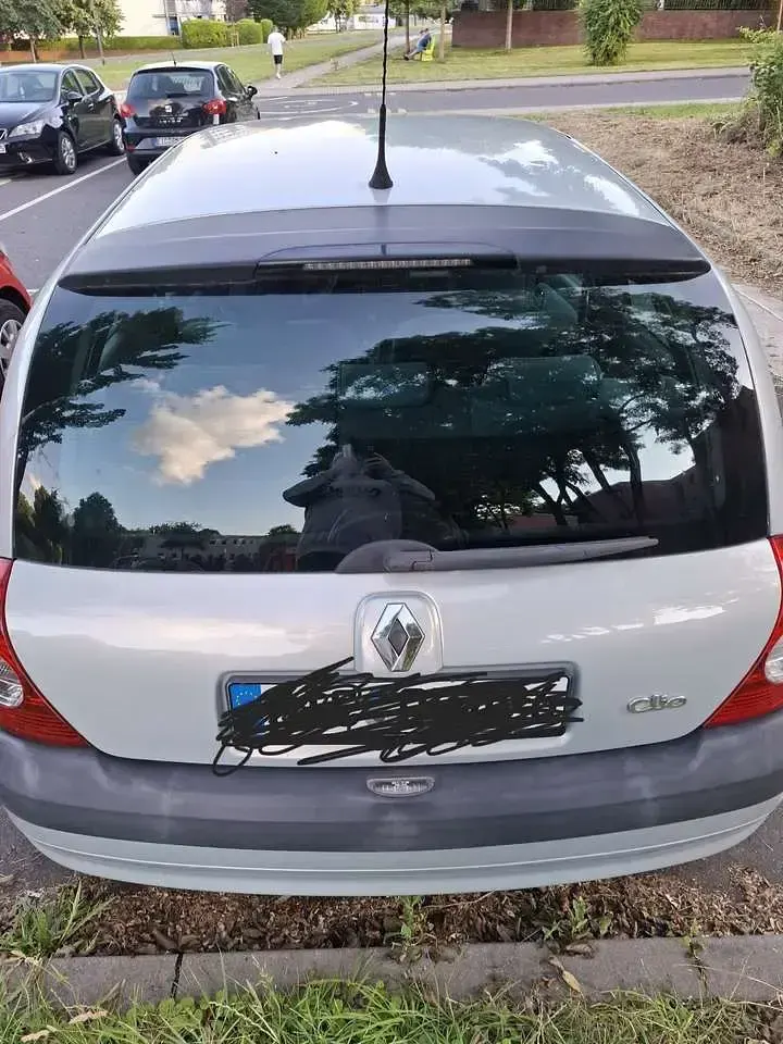 Gebraucht Renault Clio II Extreme 75 PS (55 kW) 2003 Silber Limousine