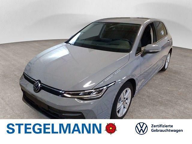 Grau Gebraucht 2024 VW Golf Life Limousine | 27.390 € (Teuer) - Bild 1/3