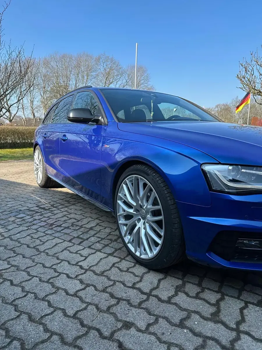 Używany Audi A4 Competition 190 KM (139 kW) 2015 Niebieski Kombi
