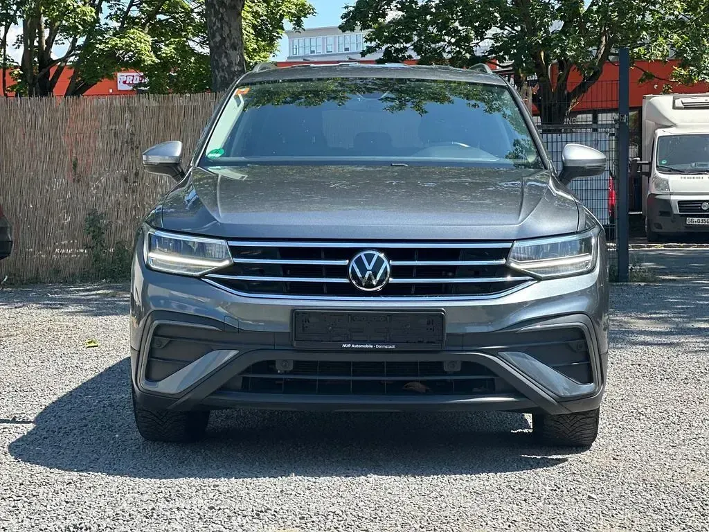 Gebraucht VW Tiguan Allspace Life 150 PS (110 kW) 2022 Grau SUV