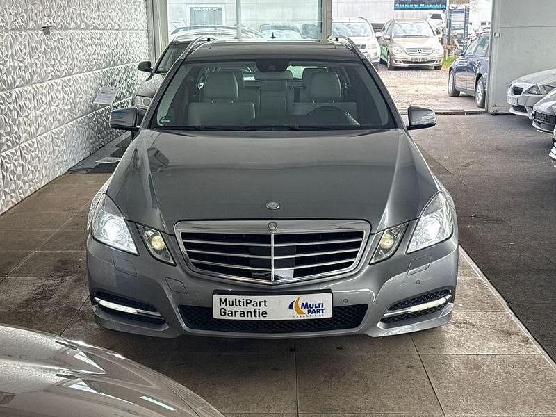 Gebraucht Mercedes E220 170 PS (125 kW) 2012 Grau Kombi