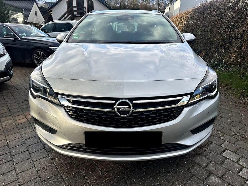 Gebraucht Opel Astra 150 PS (110 kW) 2018 Silber Kombi