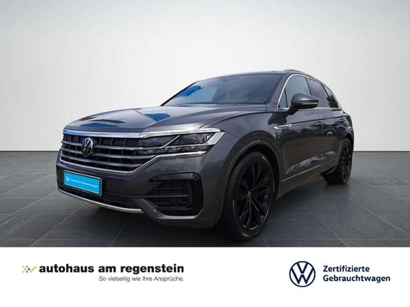 Grau Gebraucht 2021 VW Touareg SUV | 54.939 € (Etwas zu teuer) - Bild 1/4