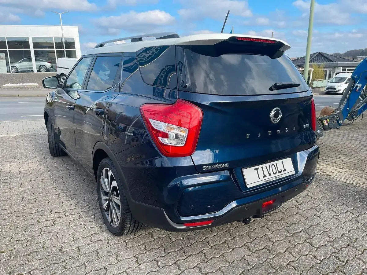 Gebraucht SsangYong Tivoli 163 PS (119 kW) 2022 Blau SUV