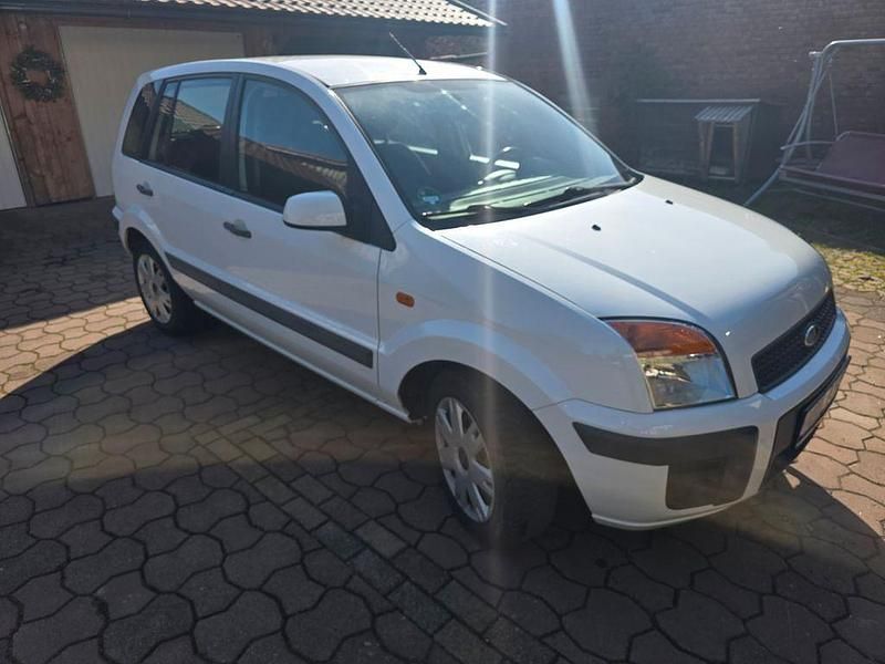 Gebraucht Ford Fusion 68 PS (50 kW) 2006 Weiß Kleinwagen