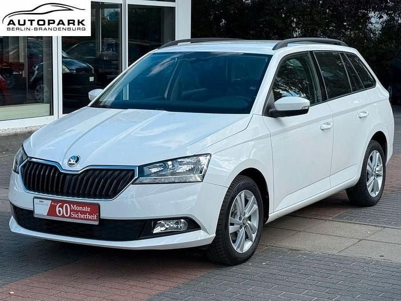 Weiß Gebraucht 2023 Skoda Fabia Ambition Kombi | 13.990 € (Guter Preis) - Bild 1/4