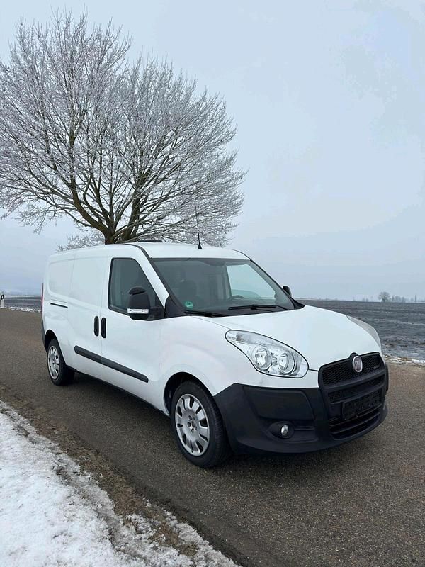 Weiß Gebraucht 2011 Fiat Doblò Van / Kleinbus | 3.800 € (Fairer Preis) - Bild 1/4