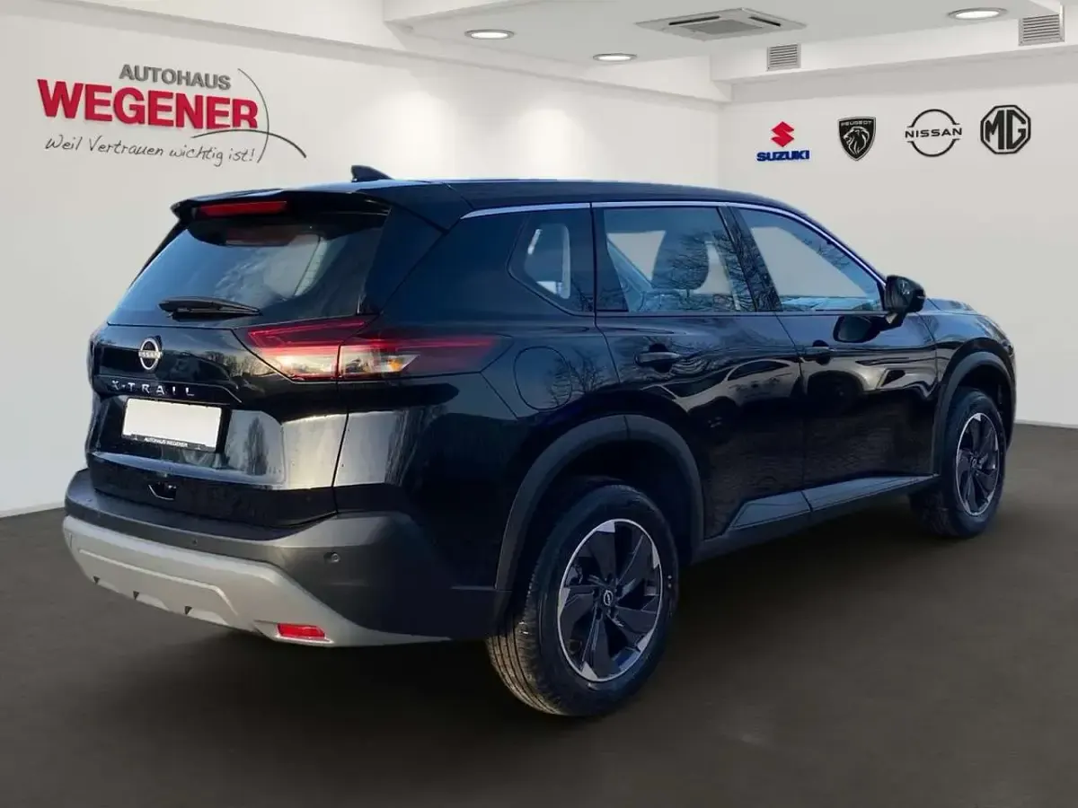 Neu Nissan X-Trail Acenta 163 PS (119 kW) 2025 Diamond black SUV