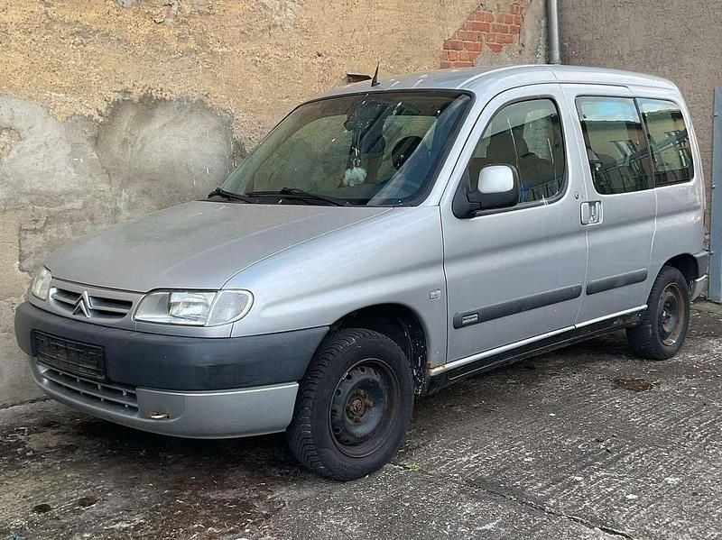 Gebraucht Citroën Berlingo 109 PS (80 kW) 2002 Silber Van / Kleinbus