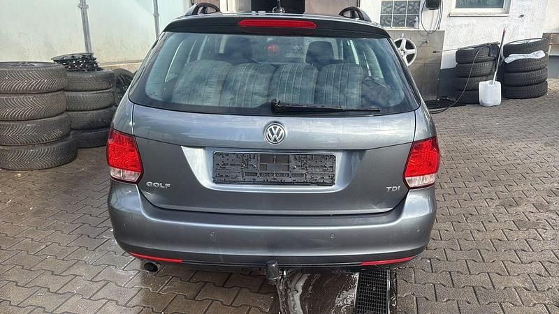Gebraucht VW Golf VI Comfortline 105 PS (77 kW) 2009 Grau Kleinwagen