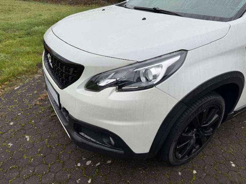 Lack weiss perlglänzend/metall Gebraucht 2017 Peugeot 2008 Allure GT-Line SUV | 12.800 € (Etwas zu teuer) - Bild 1/3