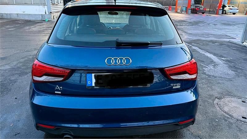 Gebraucht Audi A1 82 PS (60 kW) 2017 Blau Kleinwagen