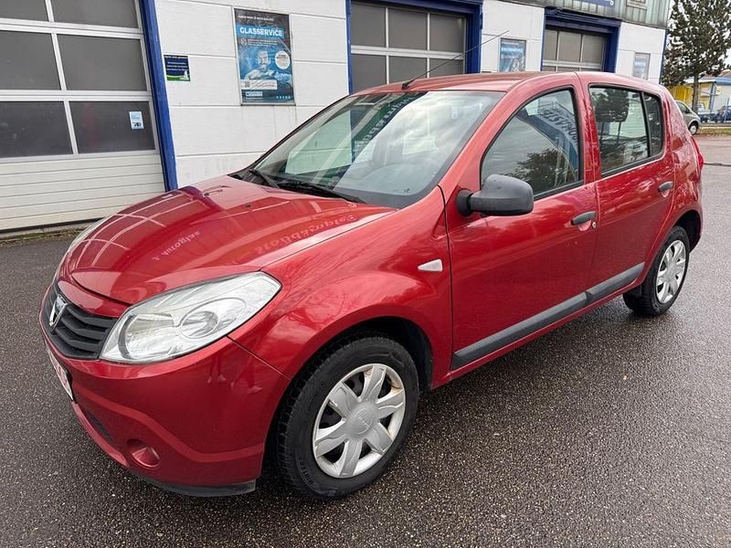 Rot Gebraucht 2012 Dacia Sandero Limousine | 2.100 € (Teuer) - Bild 1/4