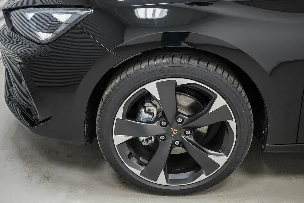 Neu Cupra Leon 150 PS (110 kW) 2026 Midnight black metallic (0e) Kombi