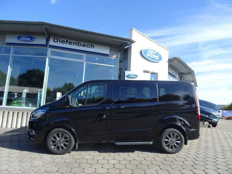 Obsidianschwarz metallic Gebraucht 2021 Ford Tourneo Custom Titanium Van / Kleinbus | 39.900 € (Teuer) - Bild 1/4