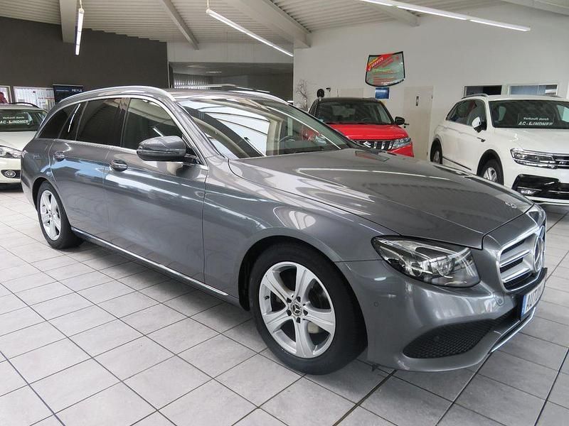Gebraucht Mercedes E220 Avantgarde 194 PS (142 kW) 2017 Grau Limousine