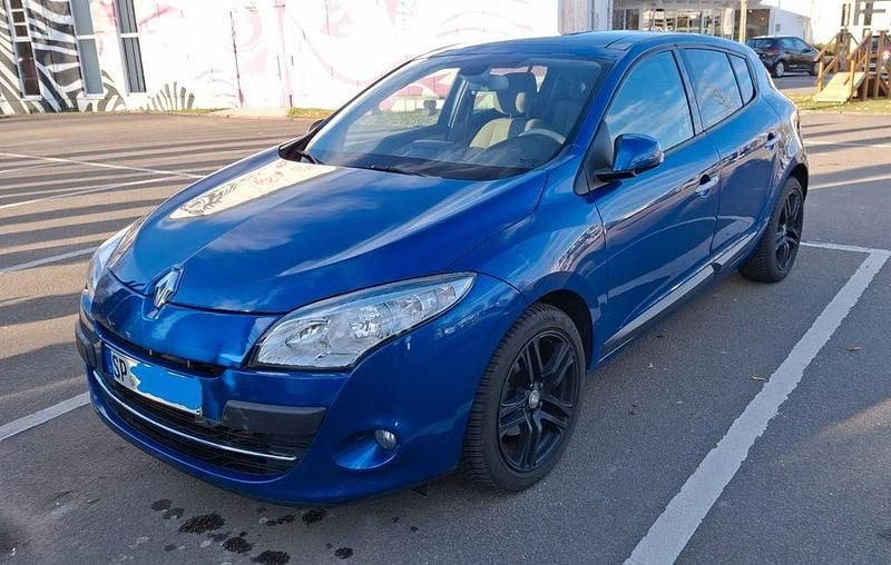 Gebraucht Renault Mégane Bose Edition 131 PS (96 kW) 2012 Blau Limousine