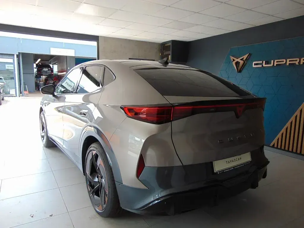 Neu Cupra Tavascan VZ 250 kW (340 PS) 2026 Braun SUV