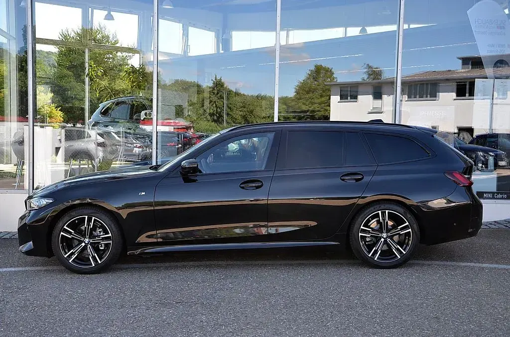 Gebraucht BMW 320 M Sport 190 PS (139 kW) 2025 Schwarz Limousine