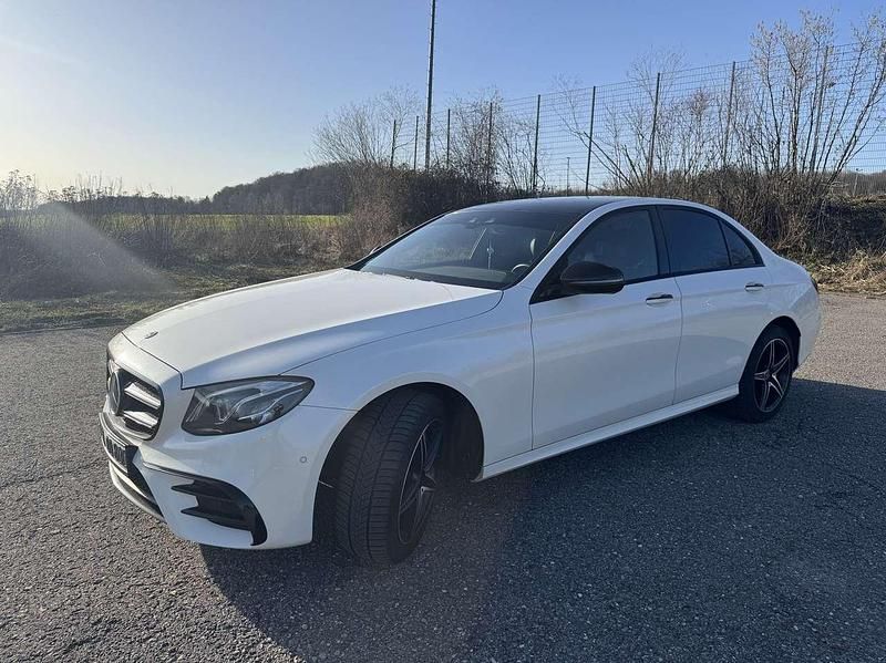 Gebraucht Mercedes E300 AMG line 194 PS (142 kW) 2019 Weiß Limousine