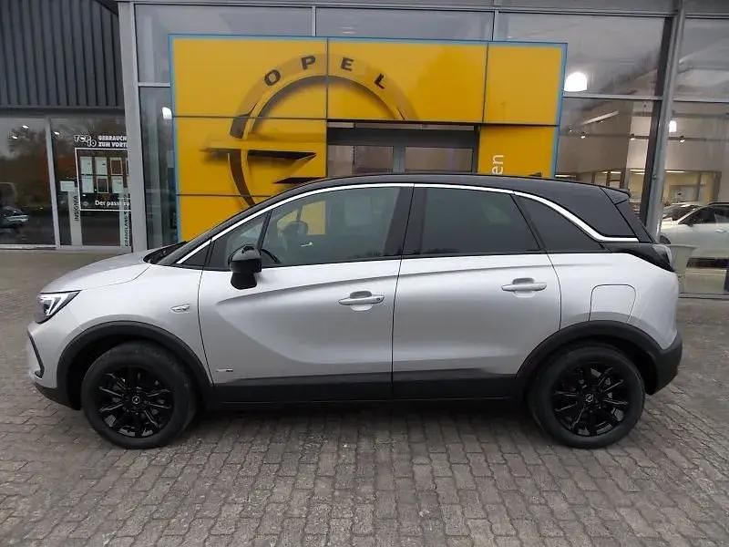 Kristall silber dach schwarz Gebraucht 2023 Opel Crossland Color Edition SUV | 21.990 € (Etwas zu teuer) - Bild 1/4