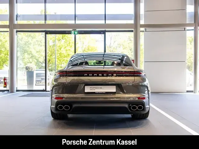 Gebraucht Porsche Panamera 470 PS (345 kW) 2025 Gruen Kleinwagen