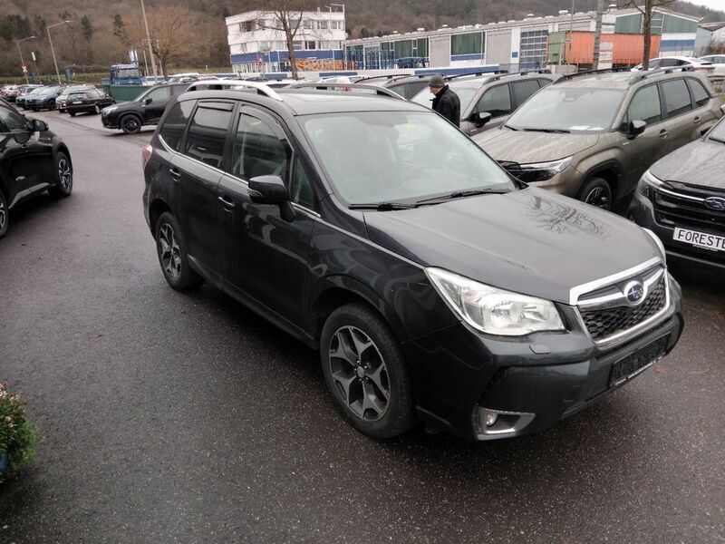 Grau Gebraucht 2014 Subaru Forester Platinum SUV | 15.980 € - Bild 1/4