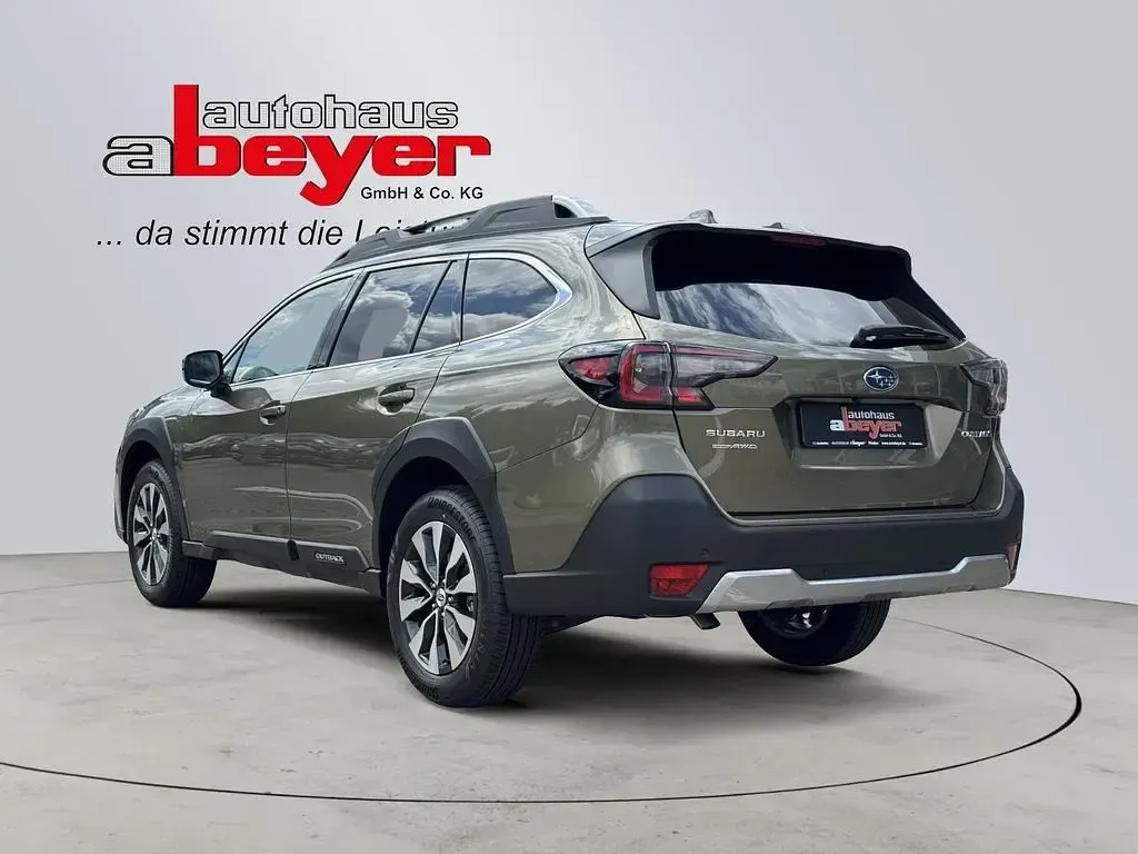 Neu Subaru Outback Platinum 169 PS (124 kW) 2026 Grün Limousine
