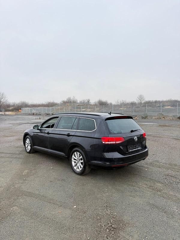 Gebraucht VW Passat 150 PS (110 kW) 2018 Kombi