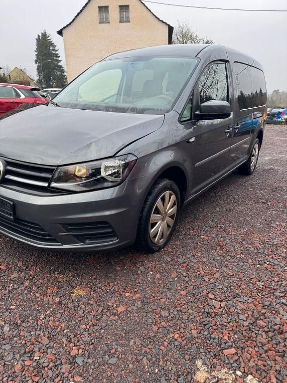 Gebraucht VW Caddy Maxi Trendline 102 PS (75 kW) 2019 Grau Van / Kleinbus