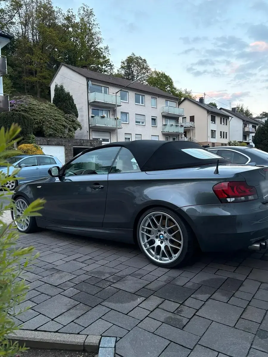 Gebraucht BMW 135 Cabriolet Performance 326 PS (239 kW) 2013 Grau Cabrio
