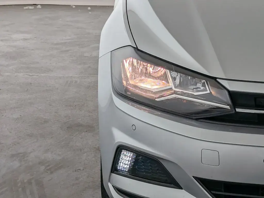 Gebraucht VW Polo Active 95 PS (69 kW) 2021 Silber Kleinwagen