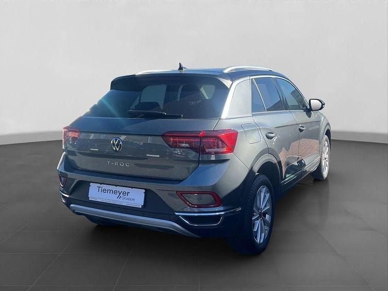Second-hand VW T-Roc Style 110 CP (80 kW) 2023 Gri SUV