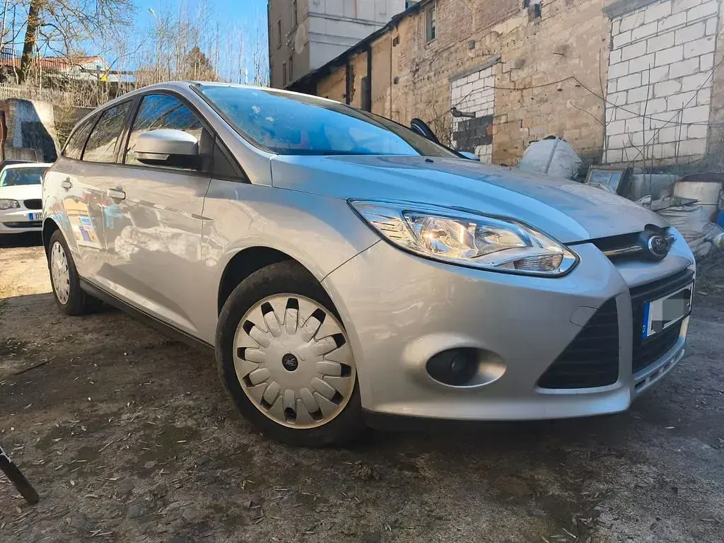 Gebraucht Ford Focus Titanium 105 PS (77 kW) 2014 Silber Limousine